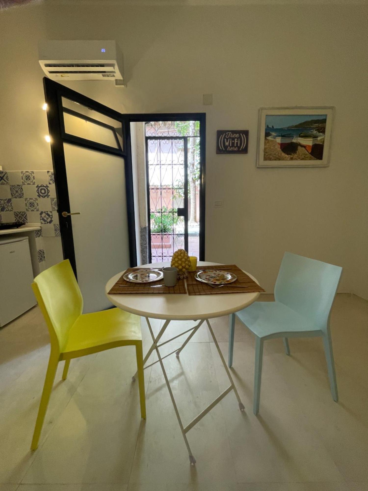 Corte Capuana Apartment Catania Bagian luar foto