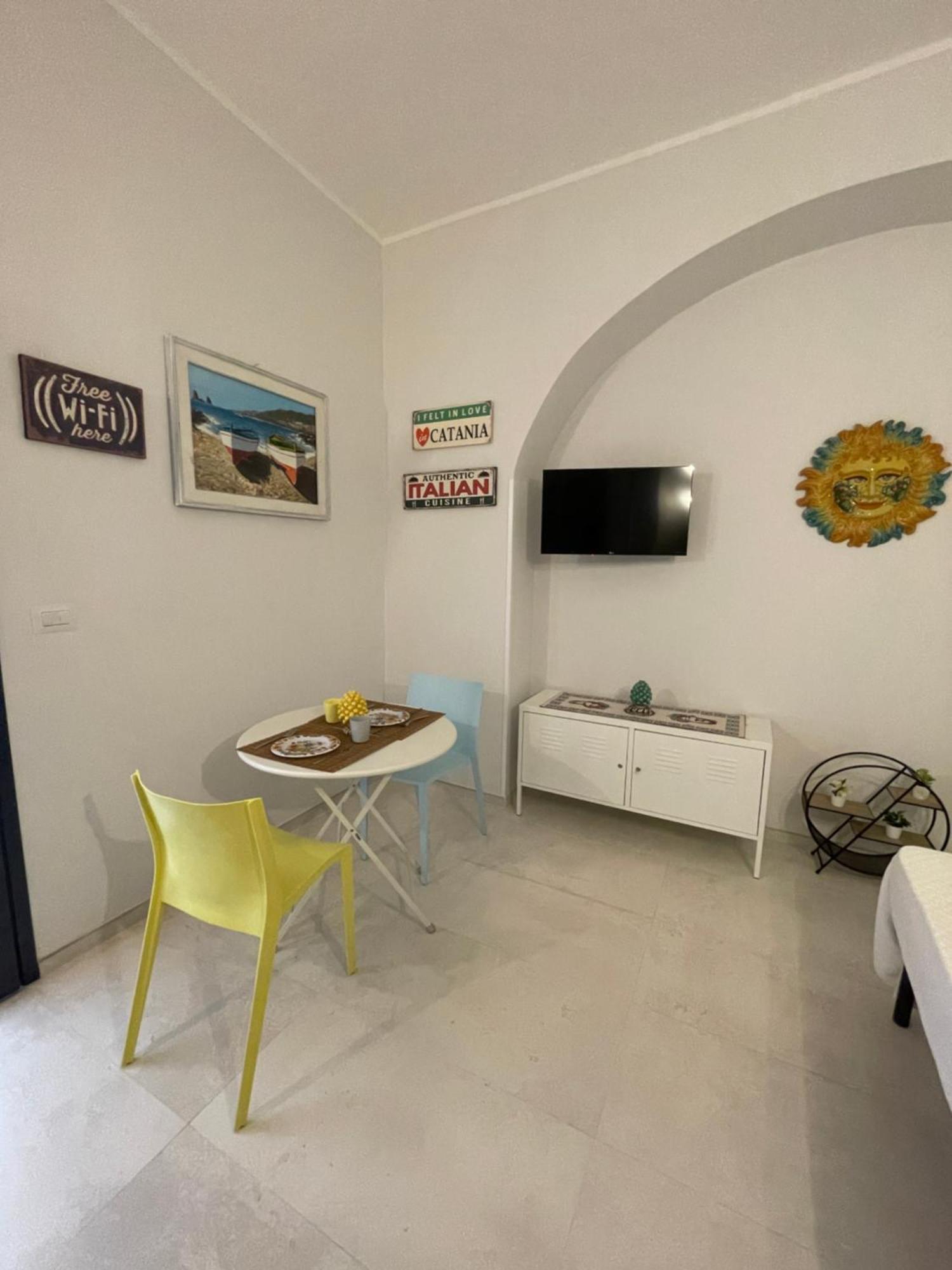 Corte Capuana Apartment Catania Bagian luar foto